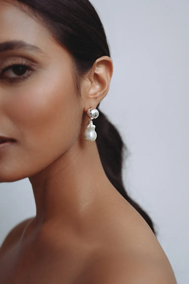 Aurelia Metal and Pearl Drop Earring - Image 2